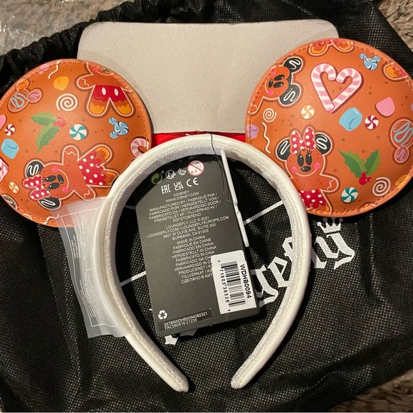 New Disney Loungefly Christmas Ears - Picture 4 of 7